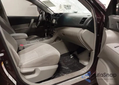 2013 Toyota Highlander Base V6 z USA, uszkodzony, nr VIN 5TDBK3EH0DS190663